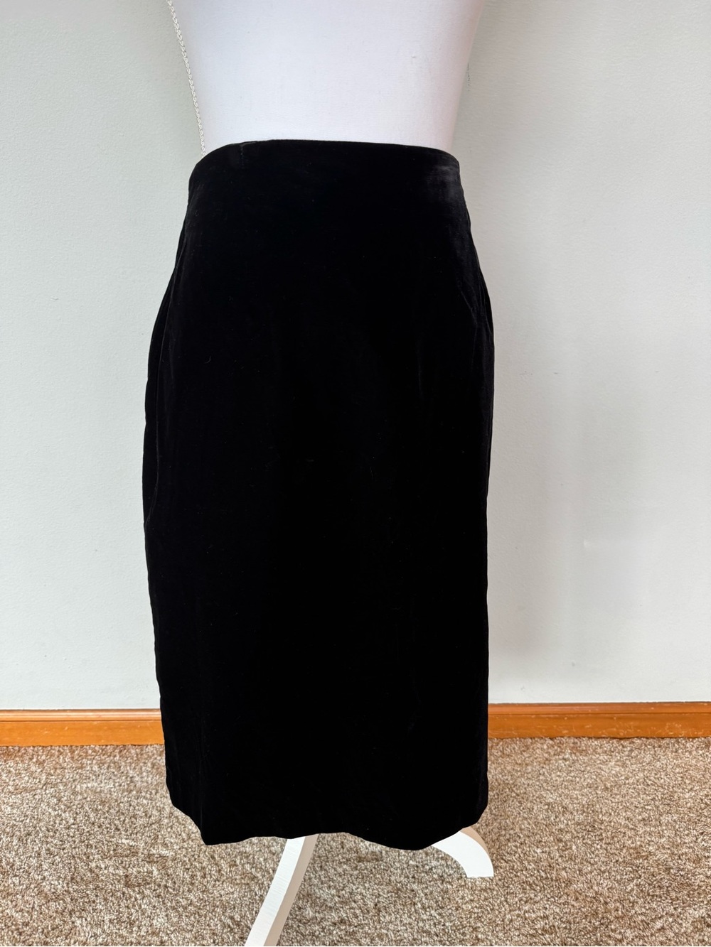 Vintage Black Velvet Pencil Skirt | Classy | EUC | 14T | Holiday | Lined